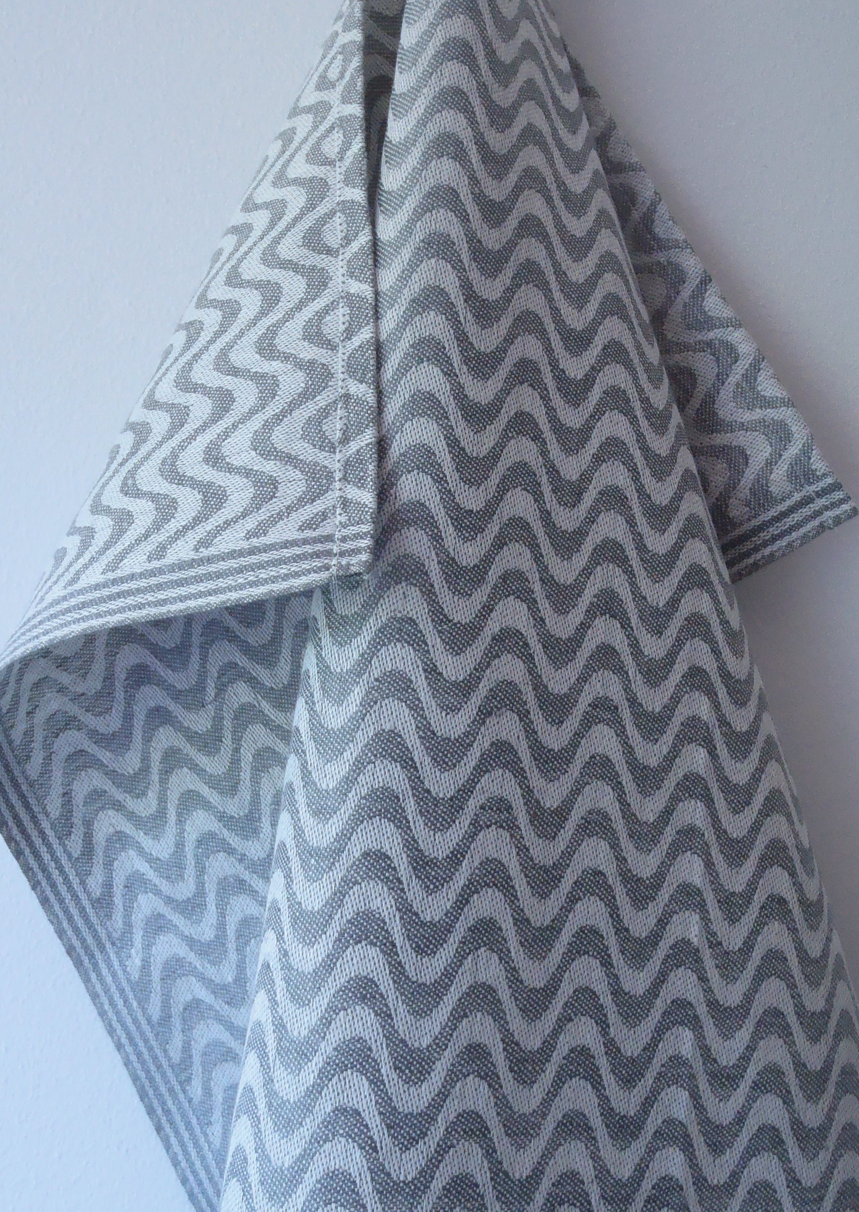 Motion linen towel, fog
