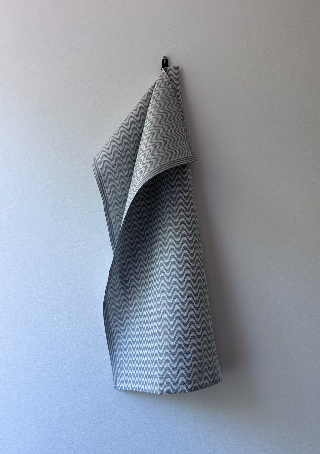 Motion linen towel, fog