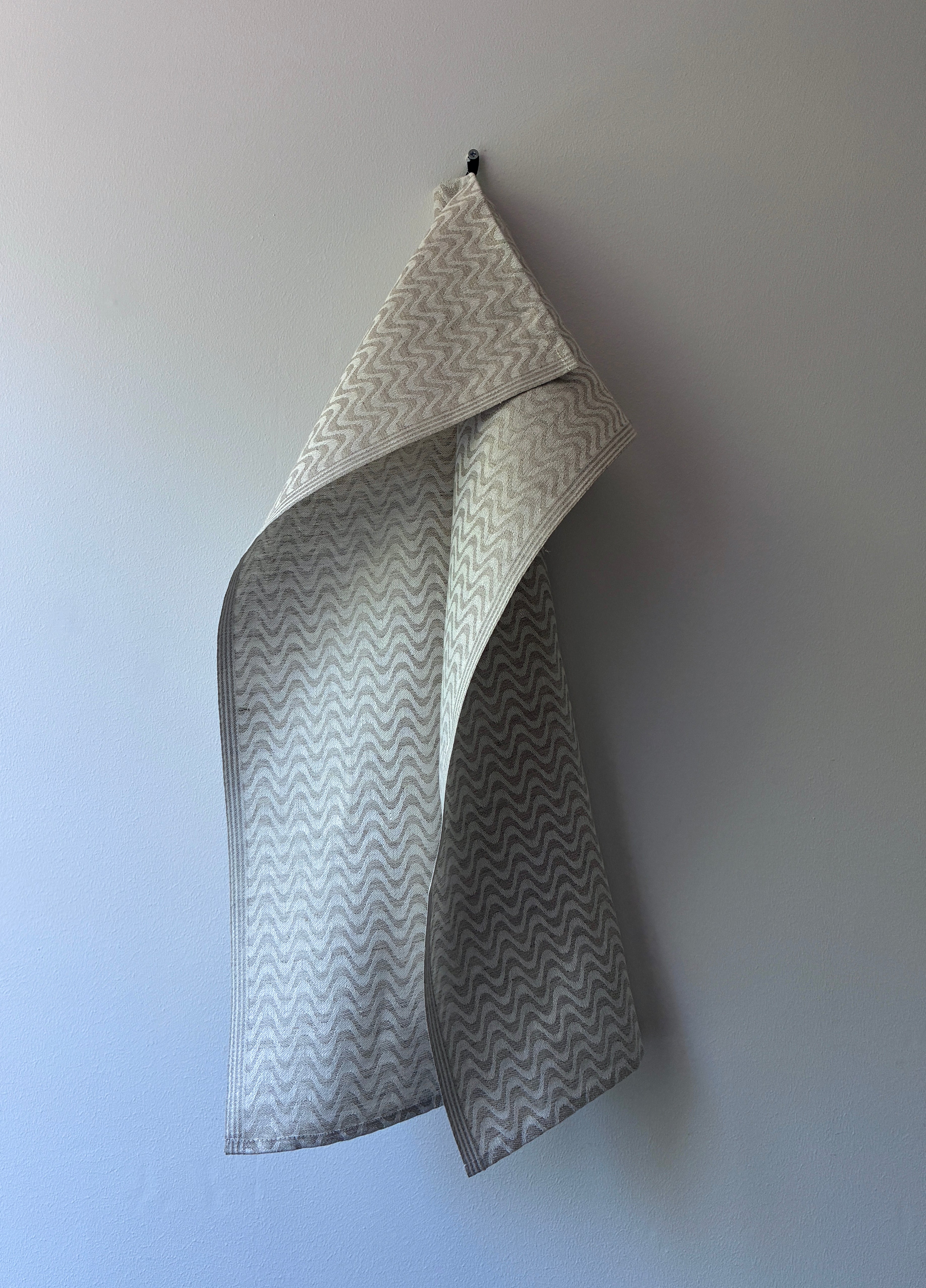 Motion linen towel, sand