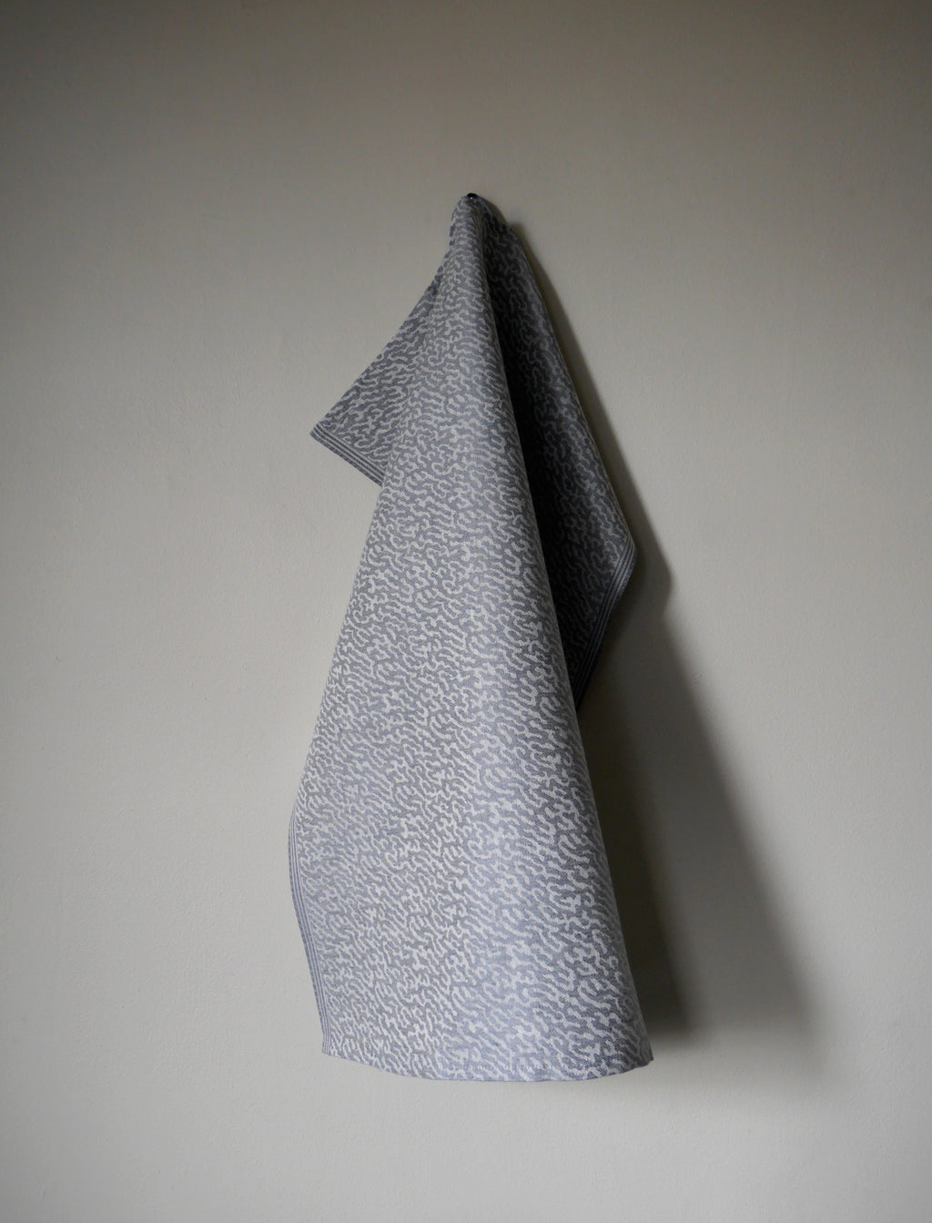 Ripple linen towel, fog