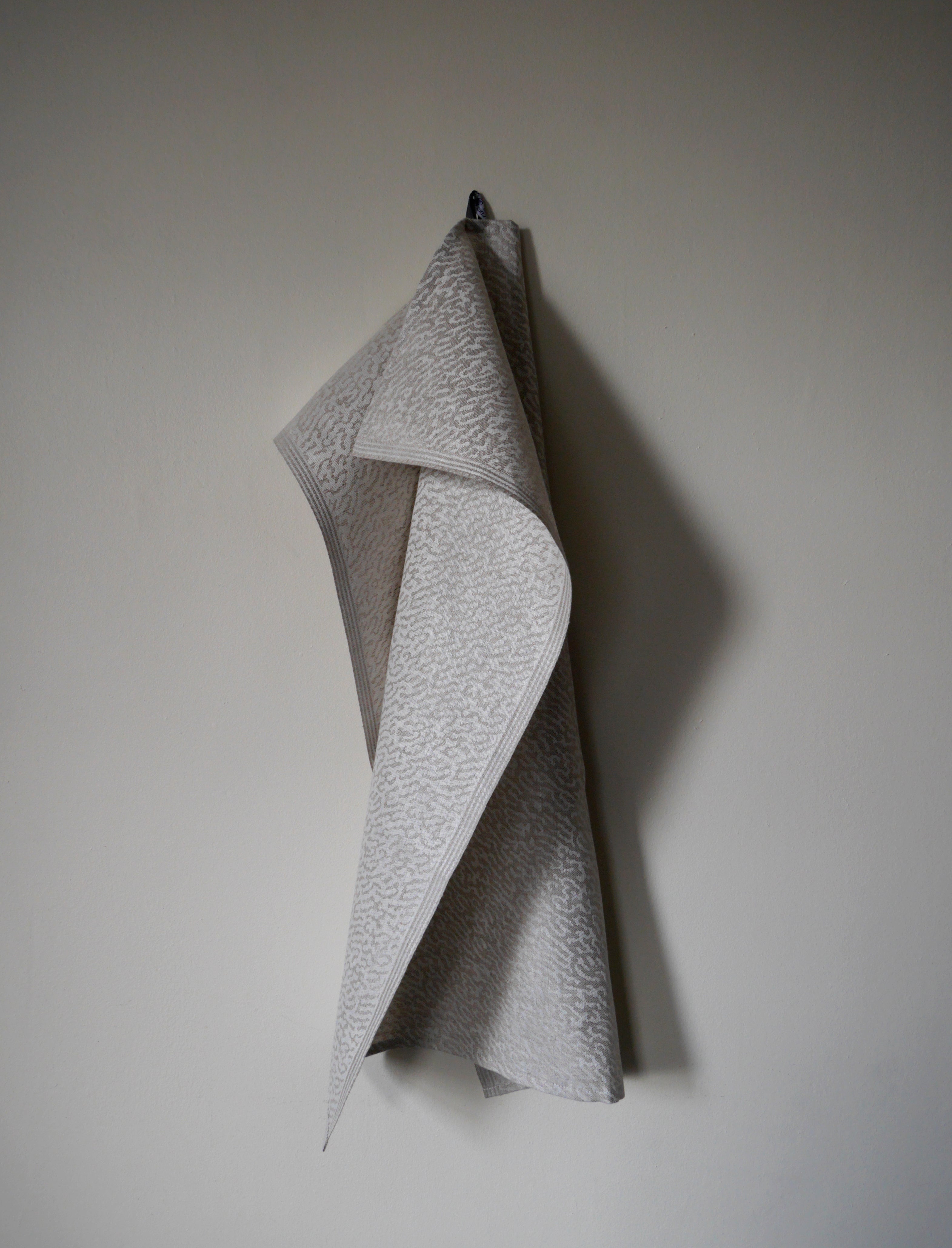 Ripple linen towel, sand